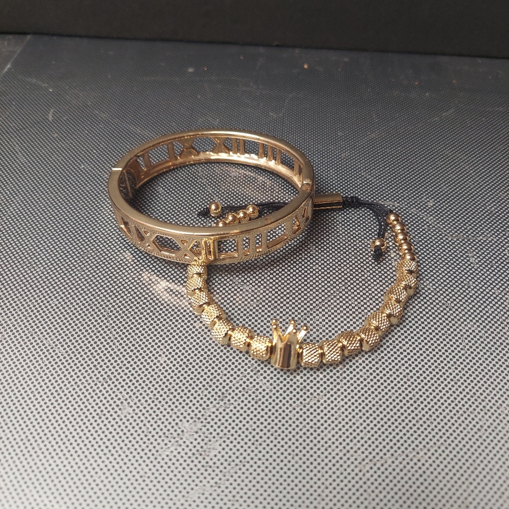 Elegant Gold Gp Roman Numeral And Golden Crown Bracelet Set